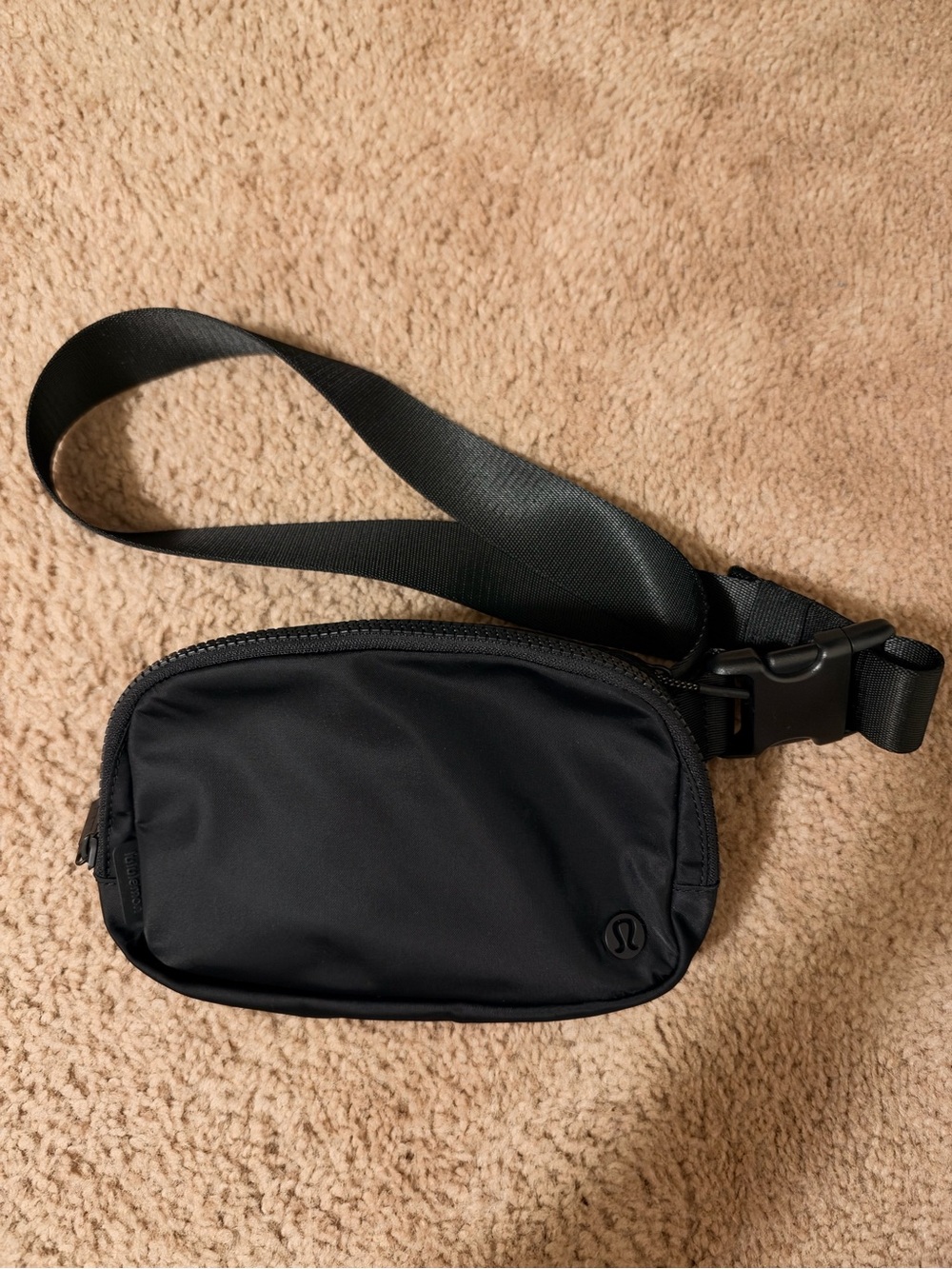 Lululemon Everywhere Belt Bag